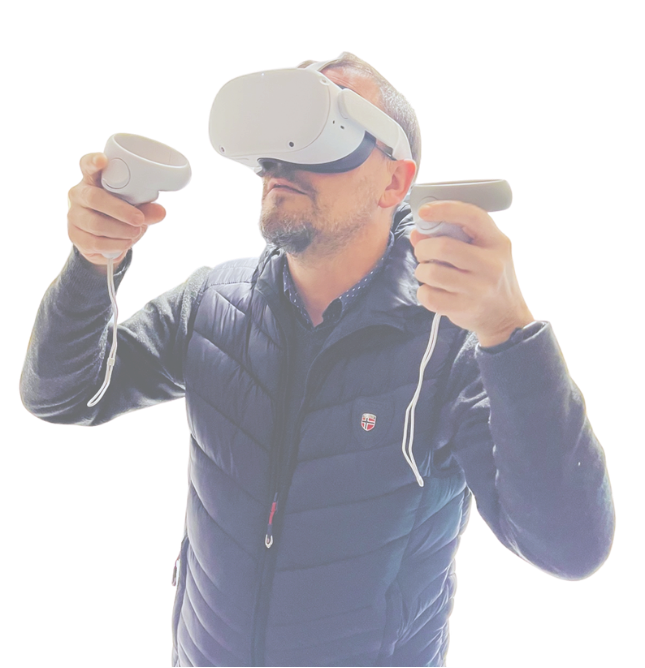Un soignant utilisant le casque de réalité virtuelle NexVR pour observer l'anatomie pulmonaire de Lusim